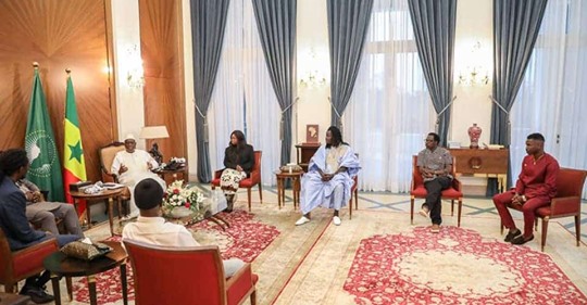 Le président de la république, Macky Sall, reçoit Dip Doundou Guis, OMG et cie