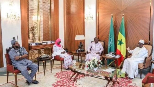 Concertation au Palais sur le Covid-19 / Les trois points de discussion entre Y’en a marre et le Président. Concertation au Palais sur le Covid-19 / Les trois points de discussion entre Y’en a marre et le Président.