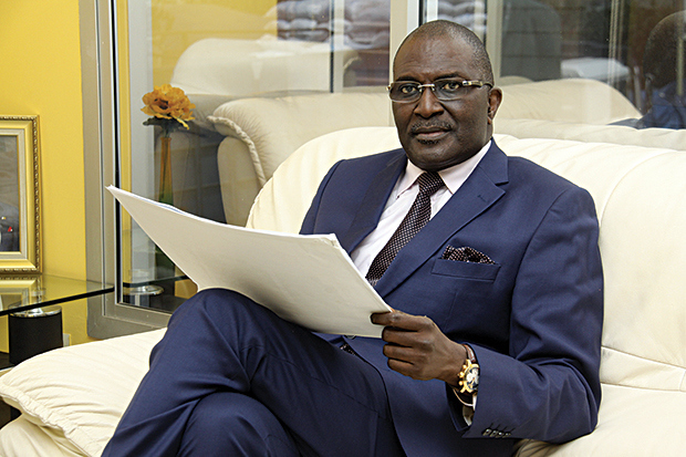 Riposte contre le Covid 19 - Fondateur et PDG de SEDIMA GROUP: Babacar Ngom casque 100 millions de FCfa Riposte contre le Covid 19 - Fondateur et PDG de SEDIMA GROUP: Babacar Ngom casque 100 millions de FCfa