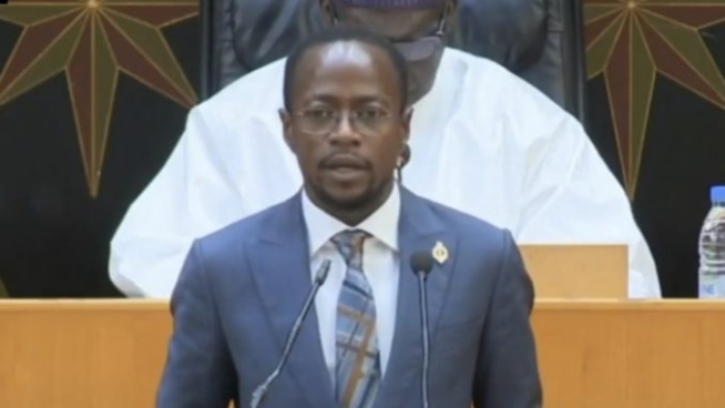 Assemblée nationale : Abdou Mbow propose la suppression de l’amendement « juridique » et « tous ordres » dans la loi d’habilitation. Assemblée nationale : Abdou Mbow propose la suppression de l’amendement « juridique » et « tous ordres » dans la loi d’habilitation.