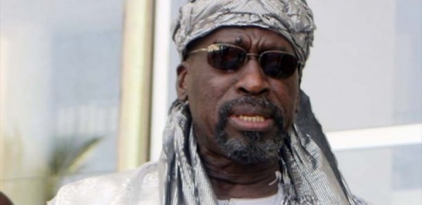 Covid-19 : Le Grand Serigne de Dakar en soutien aux 12 «Pinthes» de Dakar (Photos) Covid-19 : Le Grand Serigne de Dakar en soutien aux 12 «Pinthes» de Dakar (Photos)