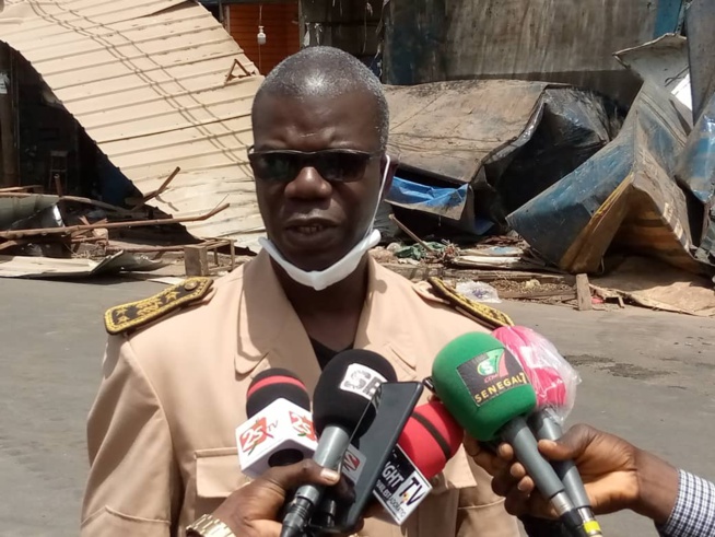 VIDÉO: Opération de déguerpissent, le préfet a nettoyé tous les cantines de Bountou Pikine. VIDÉO: Opération de déguerpissent, le préfet a nettoyé tous les cantines de Bountou Pikine.