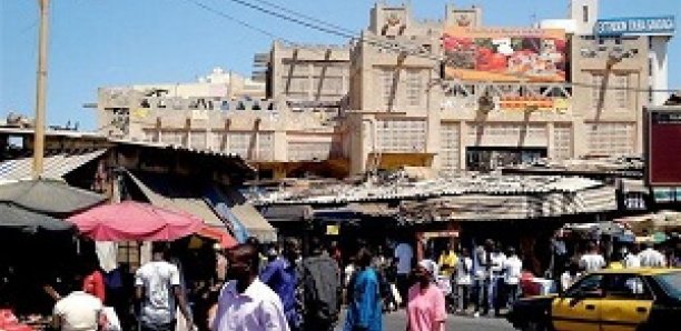 Marché Sandaga: les bulldozers ont déguerpi les tabliers Marché Sandaga: les bulldozers ont déguerpi les tabliers