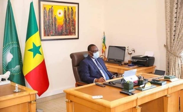 Pas de changement pour le Ramadan, Macky Sall a annoncé le maintien des horaires du couvre-feu, de 20 heures à 6 heures du matin.