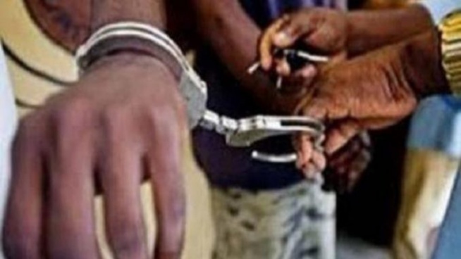 Mbour : 12 nouvelles personnes venant de Touba arrêtées, 77 confinés pour avoir eu contact avec les 3 cas communautaires… Mbour : 12 nouvelles personnes venant de Touba arrêtées, 77 confinés pour avoir eu contact avec les 3 cas communautaires…