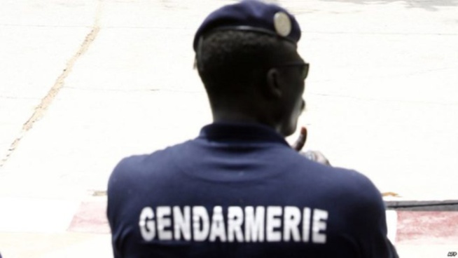 Violation de l’état d’urgence à Touba : le gendarme encaissait des commissions et laissait voyager clandestinement des passagers Violation de l’état d’urgence à Touba : le gendarme encaissait des commissions et laissait voyager clandestinement des passagers
