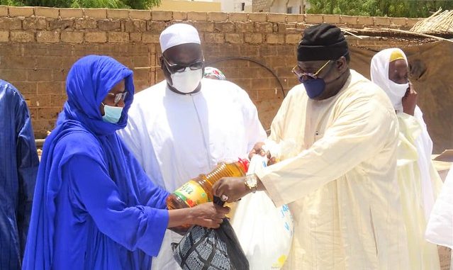 Serigne Bassirou Mbackè Khadim Awa Bâ récidive avec 35 tonnes de rix et 600 bouteilles d’huile