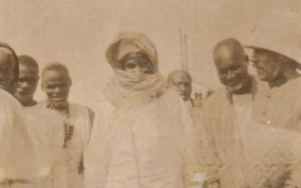 Supposées « nouvelles images » de Serigne Touba …pose de la première pierre de la mosquée de Diourbel, le 11 mars 1918, tout ce que vous devez savoir ! Supposées « nouvelles images » de Serigne Touba …pose de la première pierre de la mosquée de Diourbel, le 11 mars 1918, tout ce que vous devez savoir !