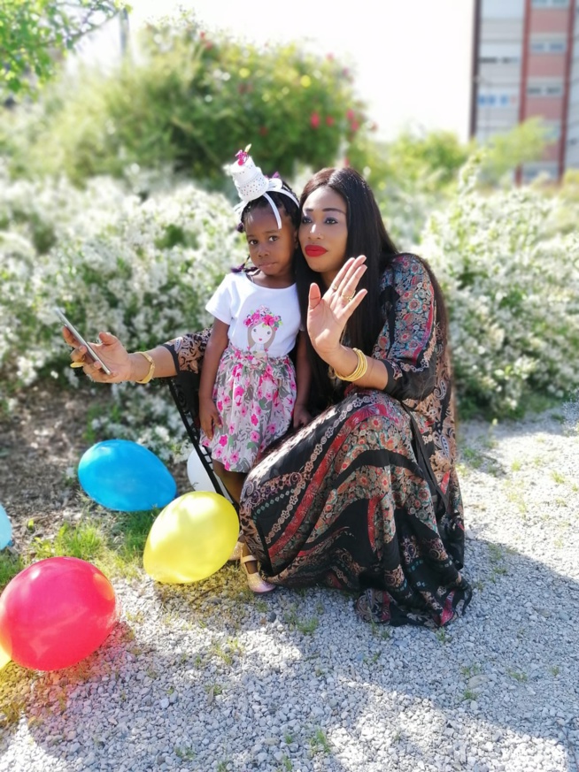 ANNIVERSAIRE: La fille de l'artiste Ameth Thiou et Mamy Sopé souffle une bougie de plus, Thione Seck lui souhaite joyeux anniversaire.