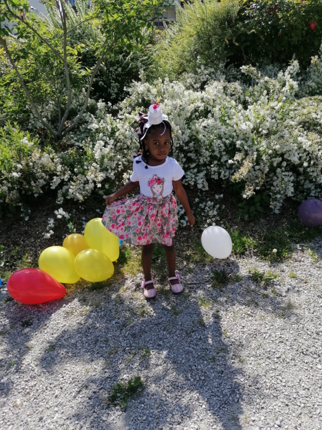 ANNIVERSAIRE: La fille de l'artiste Ameth Thiou et Mamy Sopé souffle une bougie de plus, Thione Seck lui souhaite joyeux anniversaire.