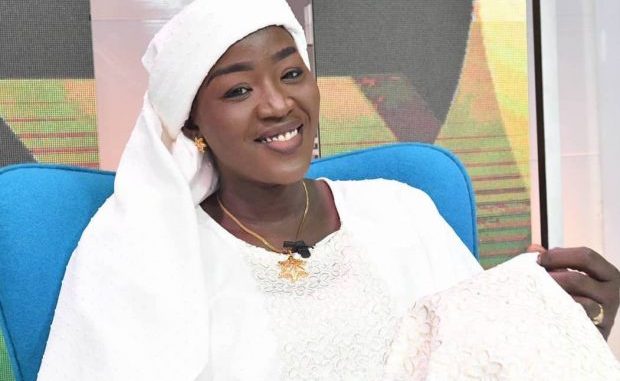 La très charmante Faty Dieng, illumine le plateau de quartier général « Ma noirceur mon identité » La très charmante Faty Dieng, illumine le plateau de quartier général « Ma noirceur mon identité »