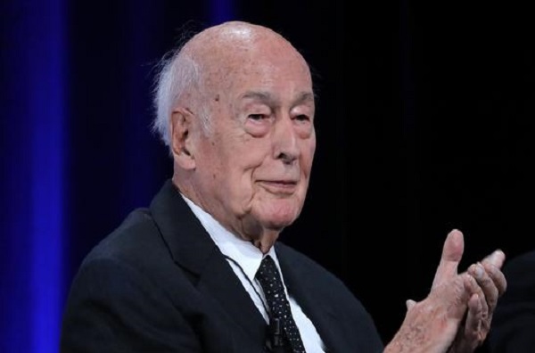 Il aurait touché à trois reprises, les fesses d’une journaliste : l'ancien président Valéry Giscard d'Estaing dans le collimateur de la justice Il aurait touché à trois reprises, les fesses d’une journaliste : l'ancien président Valéry Giscard d'Estaing dans le collimateur de la justice