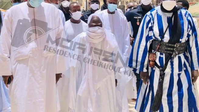 Photos: Serigne Mountakha Arbore Son Masque Et Montre La Voie À Tous Les Fidèles (Photos)