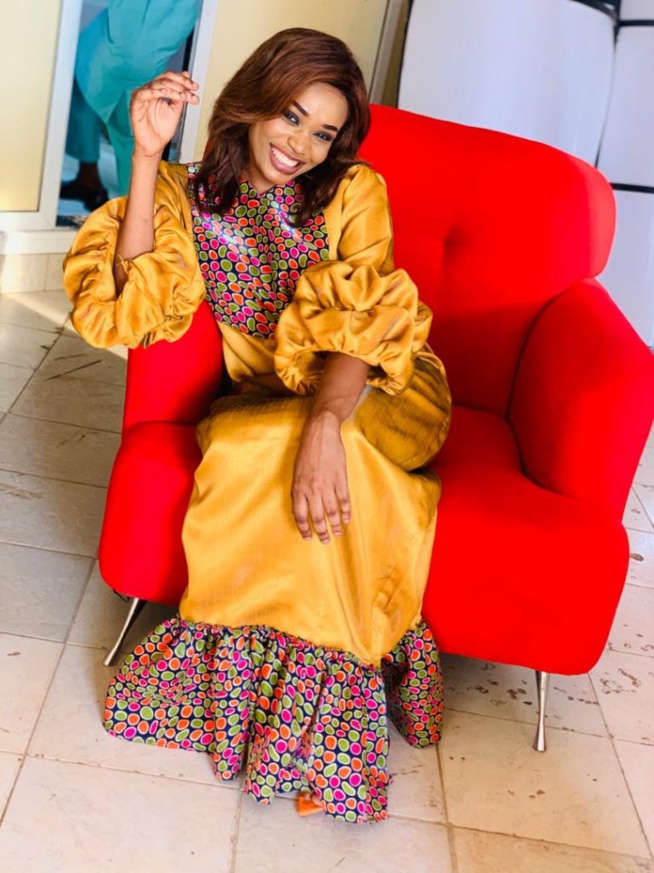 La pertinente journaliste Nafy Dieye de la Sentv a connu une métamorphosée avec une prise de poids incroyable La pertinente journaliste Nafy Dieye de la Sentv a connu une métamorphosée avec une prise de poids incroyable