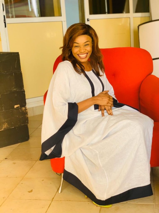 La pertinente journaliste Nafy Dieye de la Sentv a connu une métamorphosée avec une prise de poids incroyable La pertinente journaliste Nafy Dieye de la Sentv a connu une métamorphosée avec une prise de poids incroyable