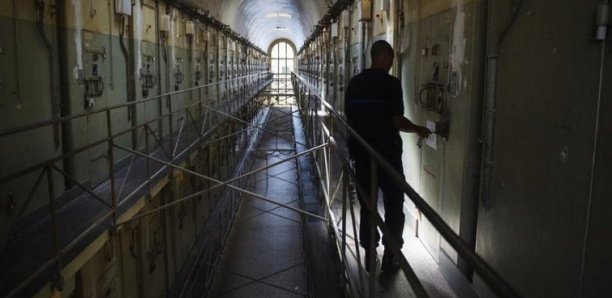 Covid-19 : Confinés depuis 2 mois, plus de 100 gardes pénitentiaire râlent Covid-19 : Confinés depuis 2 mois, plus de 100 gardes pénitentiaire râlent