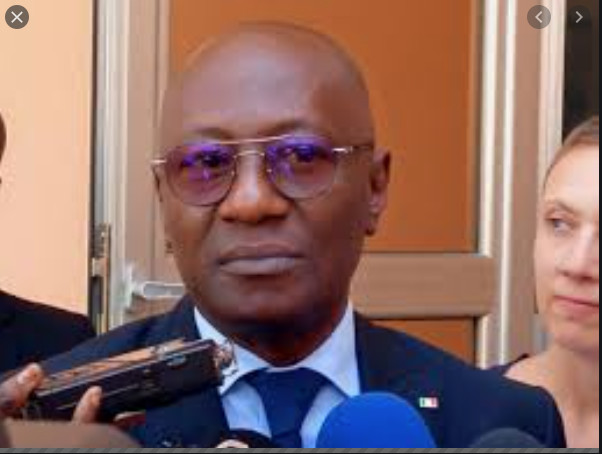 Décès de Mory KANTE : Les condoléances du Ministre de la Culture et de la Communication Abdoulaye DIOP à son Collègue de la République de Guinée
