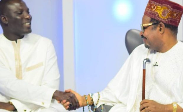 Urgent – Ahmed Khalifa Niasse et Oustaz Assane se réconcilient Urgent – Ahmed Khalifa Niasse et Oustaz Assane se réconcilient