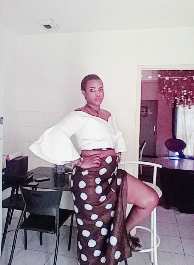 MODE KORITÉ: Madame Maimouna Diallo épouse de l'artiste sénégalais Black Star qui vit en France en toute complicité avec son mari.