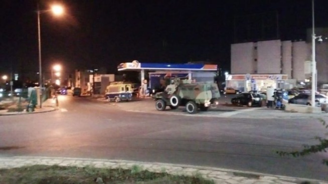 Urgent- Photos: Manif Couvre Feu: Le ministre de l’intérieur envoie l’armée sur le terrain Urgent- Photos: Manif Couvre Feu: Le ministre de l’intérieur envoie l’armée sur le terrain