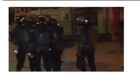 Dernière minute – Vidéo: A Jet d’Eau Bourguiba, les jeunes manifestent pour la levée du couvre-feu… Dernière minute – Vidéo: A Jet d’Eau Bourguiba, les jeunes manifestent pour la levée du couvre-feu…