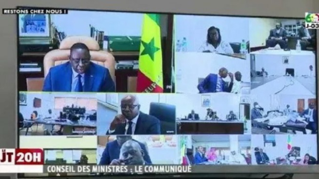 Macky Sall à ses ministres : « Travaillez avec les partenaires du secteur des transports, à la levée des restrictions selon des modalités à convenir » Macky Sall à ses ministres : « Travaillez avec les partenaires du secteur des transports, à la levée des restrictions selon des modalités à convenir »