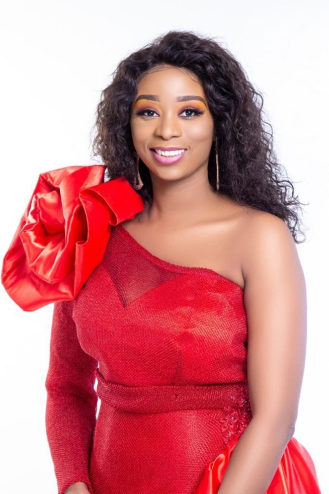 Divorcée, Adiouza s’affiche Glam et classe Divorcée, Adiouza s’affiche Glam et classe