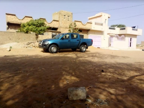 Séries de braquages à Louga: 2 véhicules de services volés en plein couvre-feu Séries de braquages à Louga: 2 véhicules de services volés en plein couvre-feu
