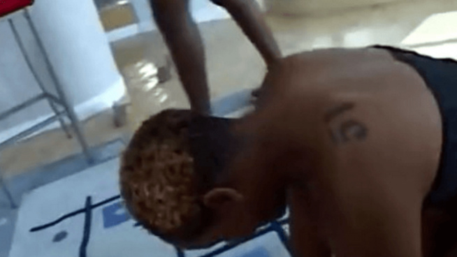 Incroyable – Un jeune marié surpris en plein ébats s3xu3ls dans un couloir avec sa vieille maîtresse colocataire Incroyable – Un jeune marié surpris en plein ébats s3xu3ls dans un couloir avec sa vieille maîtresse colocataire