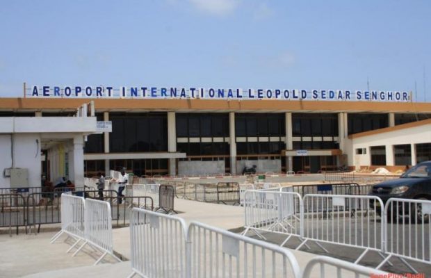 Bradage des terres de l’aéroport : MACKY CHASSE LES MANŒUVRES – Il demande à Mame Boye Diao de bloquer tous les travaux et spéculations