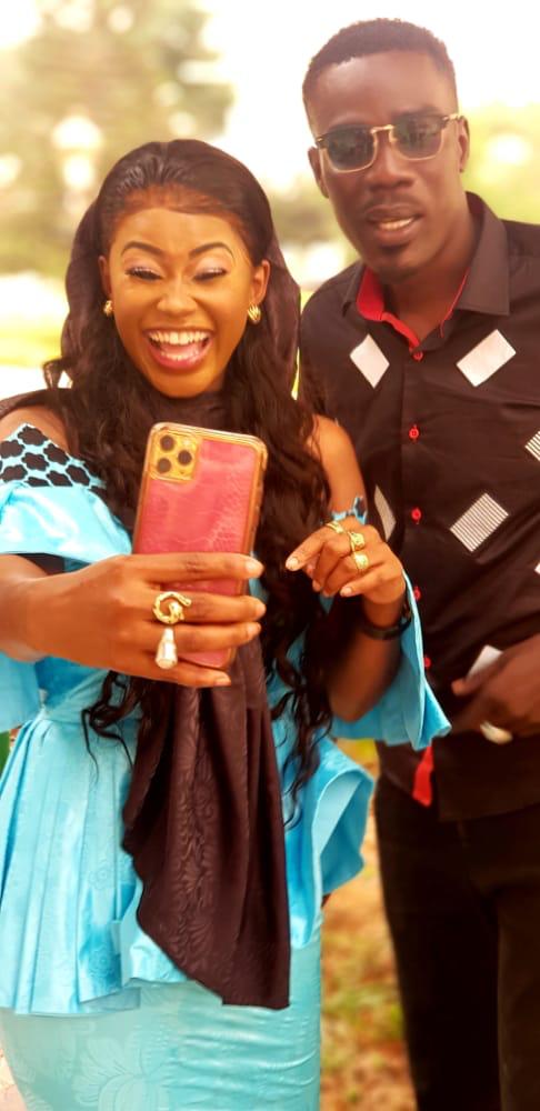 Les nouvelles photos t0rrides de Marichou en mode collé-serré avec Malick Diabou….Thiey Les nouvelles photos t0rrides de Marichou en mode collé-serré avec Malick Diabou….Thiey