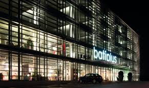 Batiplus: UNE APPROCHE ORIENTÉE CLIENTS Batiplus: UNE APPROCHE ORIENTÉE CLIENTS