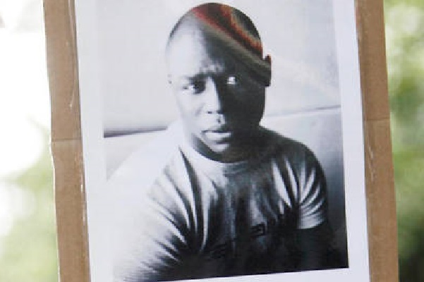 Affaire Lamine Dieng, le Sénégalais mort dans un fourgon de la Police en 2007: la France va verser plus de 95 millions à sa famille… Affaire Lamine Dieng, le Sénégalais mort dans un fourgon de la Police en 2007: la France va verser plus de 95 millions à sa famille…