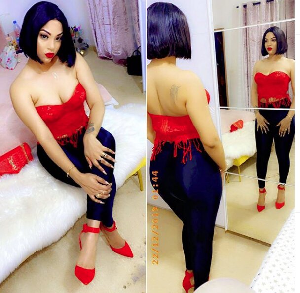 Léna Gueye de la série « Mbettel », hyper classe, la beauté qui hante le sommeil de… Léna Gueye de la série « Mbettel », hyper classe, la beauté qui hante le sommeil de…