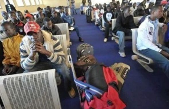 Rapatriement des Sénégalais d’Italie : Macky subventionne les billets, 6 nouveaux vols programmés Rapatriement des Sénégalais d’Italie : Macky subventionne les billets, 6 nouveaux vols programmés