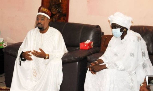 Ahmed Khalifa Niasse chez Mimi Touré : « Si tu mange de l’argent illicite ton organisme ne le digérera pas » Ahmed Khalifa Niasse chez Mimi Touré : « Si tu mange de l’argent illicite ton organisme ne le digérera pas »