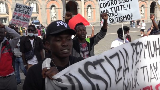 Le cri de cœur des «modou-modou» dans les rues de Naples Le cri de cœur des «modou-modou» dans les rues de Naples