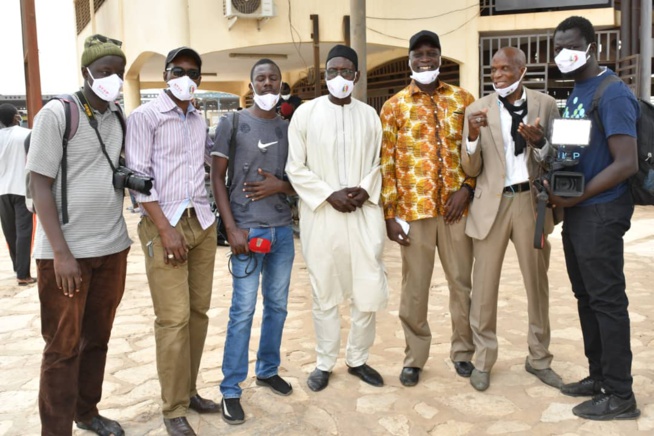 Le Cercle des photographes professionnels dote la gare routiére des Baux Maraichers Le Cercle des photographes professionnels dote la gare routiére des Baux Maraichers
