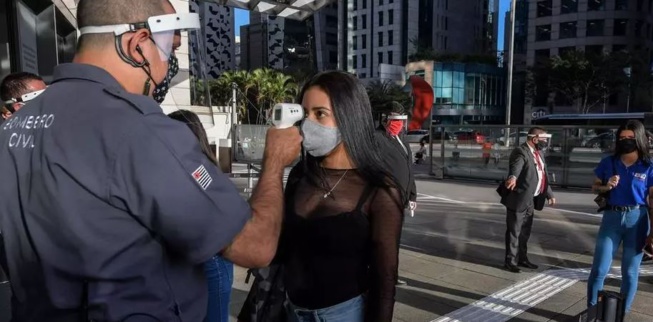 Le Brésil devient le deuxième pays le plus touché au monde après les États-Unis Le Brésil devient le deuxième pays le plus touché au monde après les États-Unis