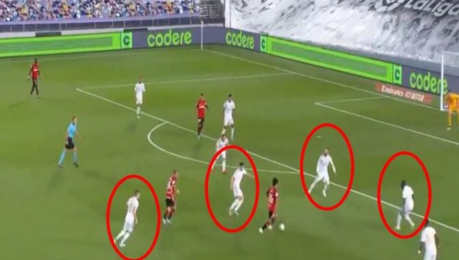 Kubo explose la défense du Real avec une folle séquence de dribbles Kubo explose la défense du Real avec une folle séquence de dribbles