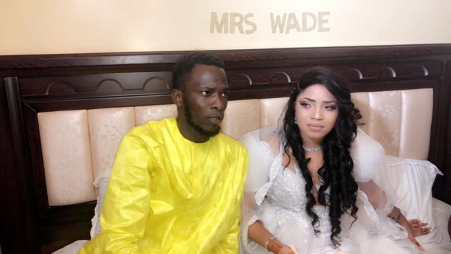 Quand deux animateurs de la Sen tv et 2stv se pendent, Momo "TAKKNA" Ndeye Sokhna. Quand deux animateurs de la Sen tv et 2stv se pendent, Momo "TAKKNA" Ndeye Sokhna.