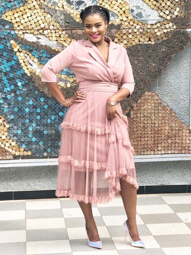 Les belles dames de la TFM rivalisent d’élégance Les belles dames de la TFM rivalisent d’élégance