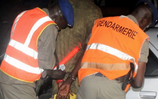 Ouest-Foire/ Arrestation de « trafiquants » de drogue: Policiers et gendarmes se crêpent le chignon Ouest-Foire/ Arrestation de « trafiquants » de drogue: Policiers et gendarmes se crêpent le chignon