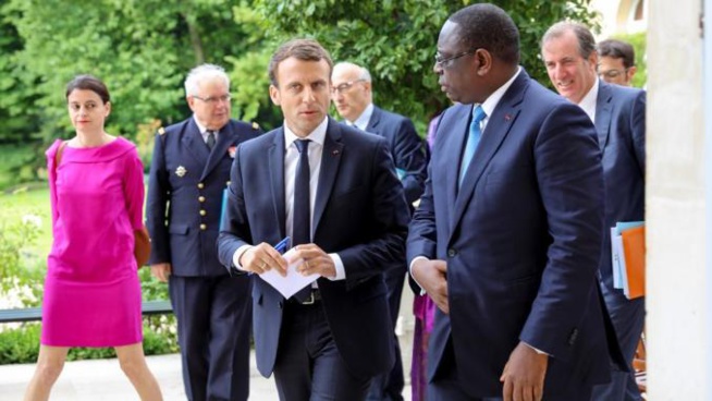 Macky Sall en quarantaine : Macron annule son escale de Dakar Macky Sall en quarantaine : Macron annule son escale de Dakar