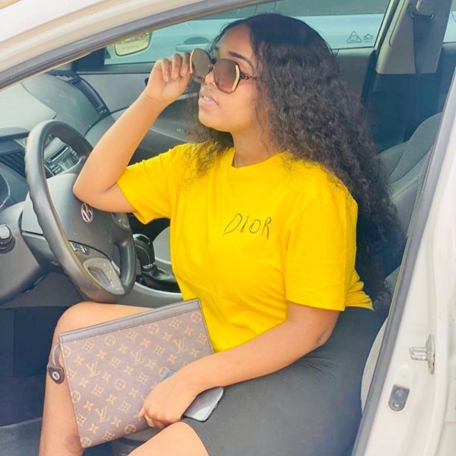 Aicha Koné « Sen Ptit Gallé » étale sa beauté et sa classe Aicha Koné « Sen Ptit Gallé » étale sa beauté et sa classe