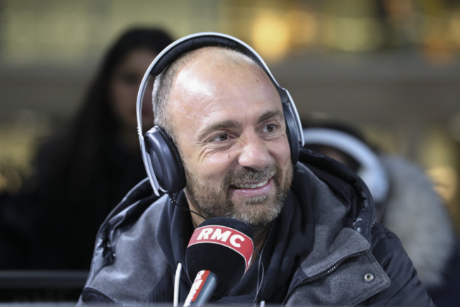 Dugarry choque la toile après avoir comparé Messi à « un gamin à moitié autiste » Dugarry choque la toile après avoir comparé Messi à « un gamin à moitié autiste »