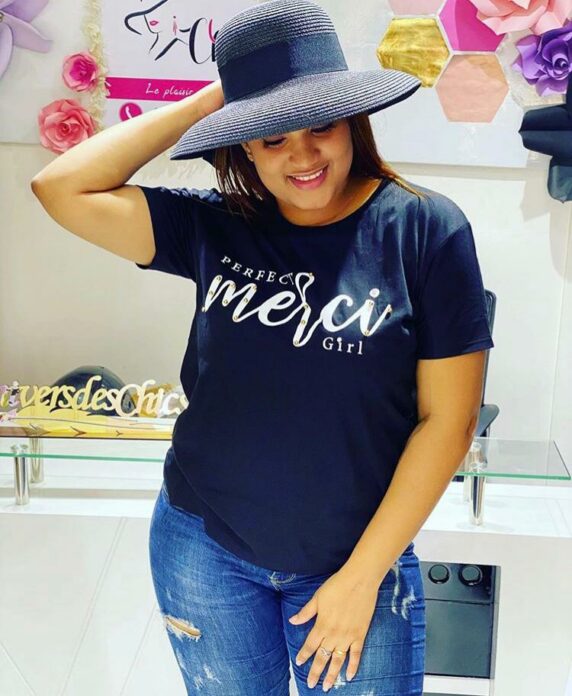Eva “Pod et Marichou” fait parler avec son look d’été très « parfait » Eva “Pod et Marichou” fait parler avec son look d’été très « parfait »
