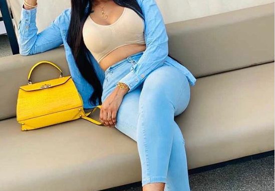 Shasha la femme de « Aba no stress », une beauté à vous couper le souffle! Shasha la femme de « Aba no stress », une beauté à vous couper le souffle!