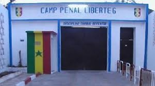 Situation alarmante dans plusieurs prisons du pays: Grabuge à Diourbel et Koutal, plus d’une dizaine de blessés signalés au Camp Pénal Situation alarmante dans plusieurs prisons du pays: Grabuge à Diourbel et Koutal, plus d’une dizaine de blessés signalés au Camp Pénal