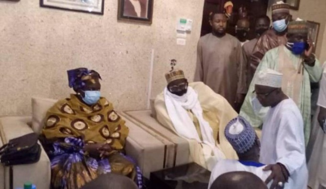 Mme Aminata Toure à Medina Baye pour presenter ses condoleances à l’imam Cheikh Tidiane Cisse